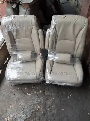 Complete Seat of Toyota Highlander 2005 Model