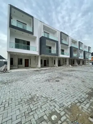 4bdrm Duplex in Lekki Phase 2 for sale