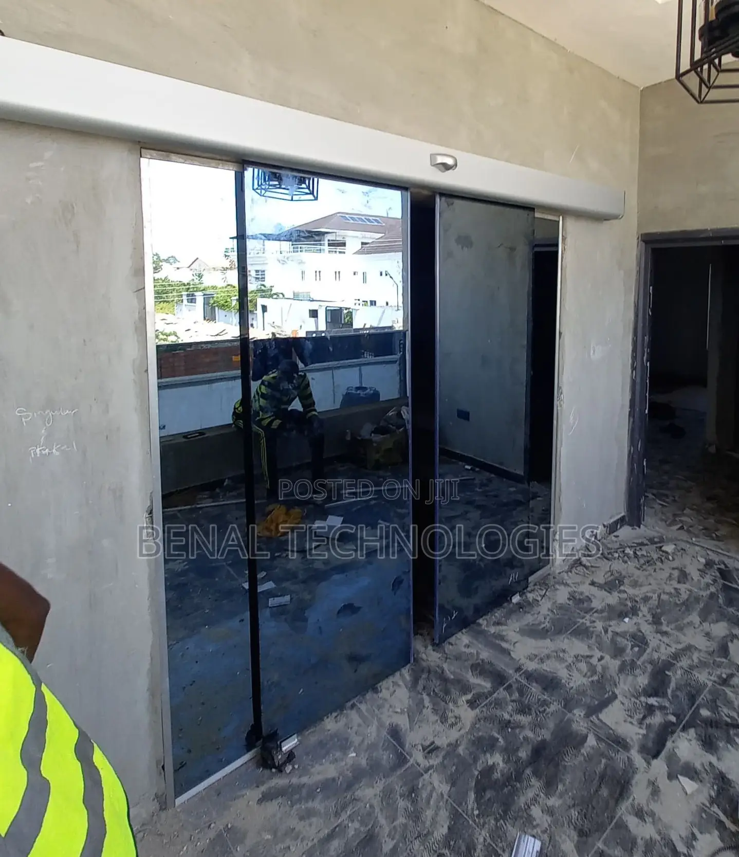 Auto Sliding Glass No-Touch Gateway