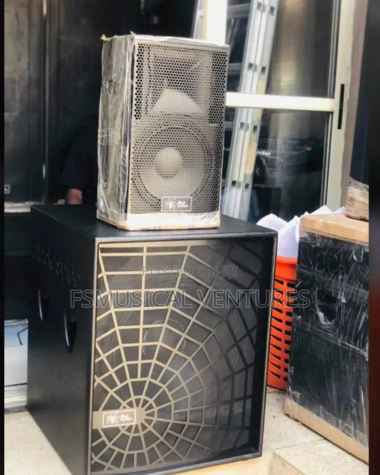 Black Spider Single Subwoofer BS-18