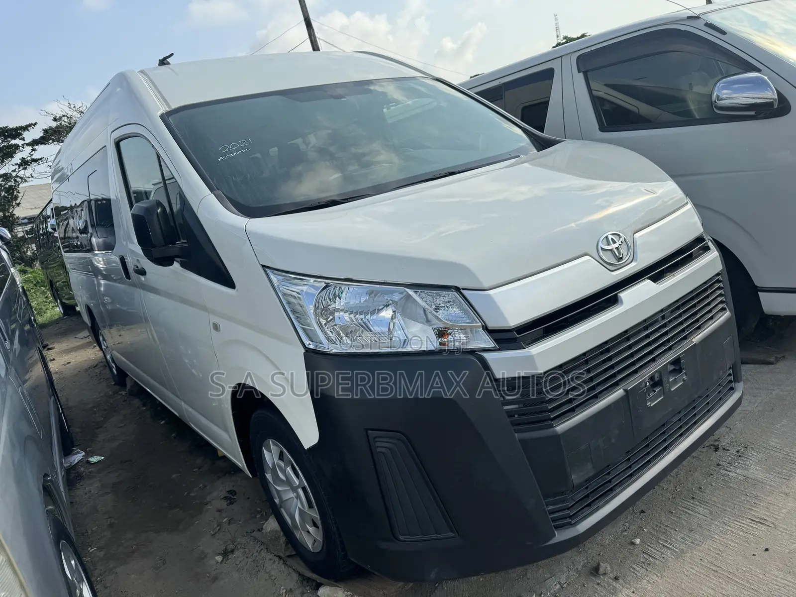 Toyota HiAce 2021 White