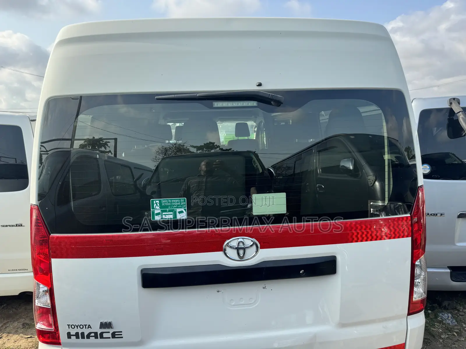 Toyota HiAce 2021 White