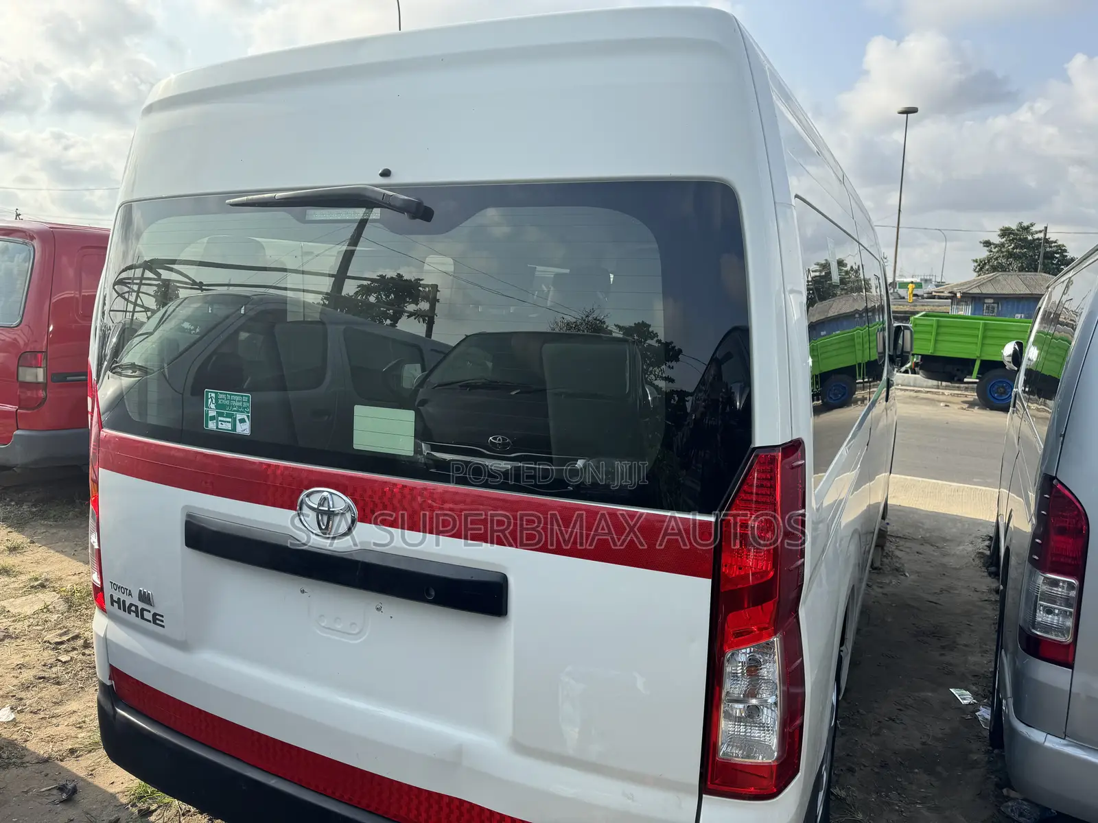 Toyota HiAce 2021 White