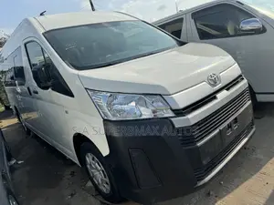 Toyota HiAce 2021 White