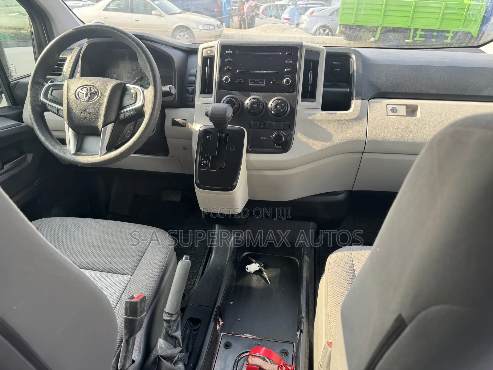 Toyota HiAce 2021 White