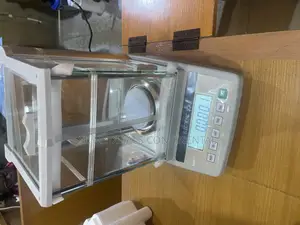 Analytical Electronic Weighing Balance