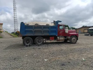 Chippings Granite Black and Iron Stone