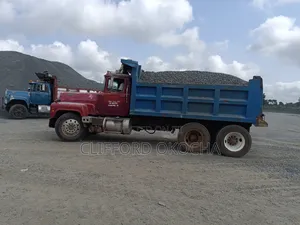 Chippings Granite Black and Iron Stone