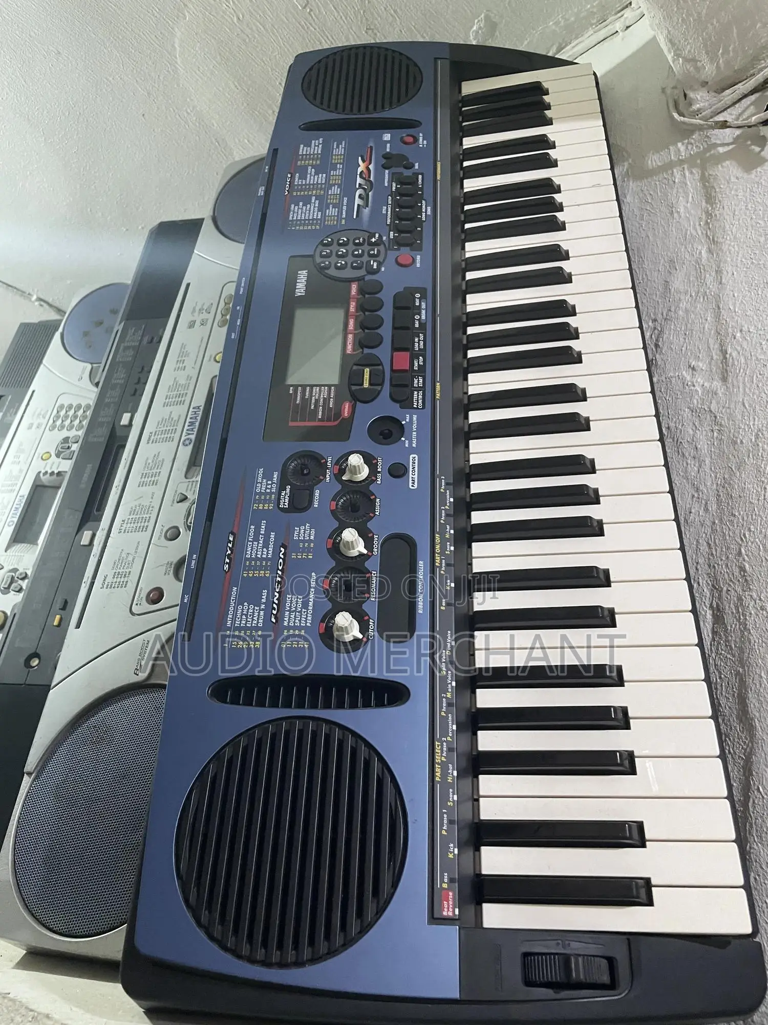 Yamaha DJX Keyboard