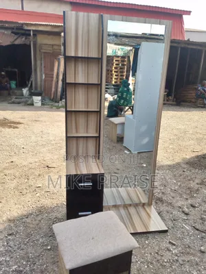A Quality Dressing Mirror