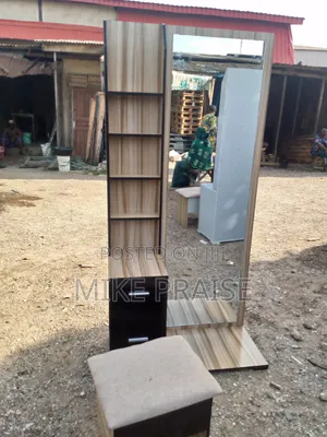 A Quality Dressing Mirror