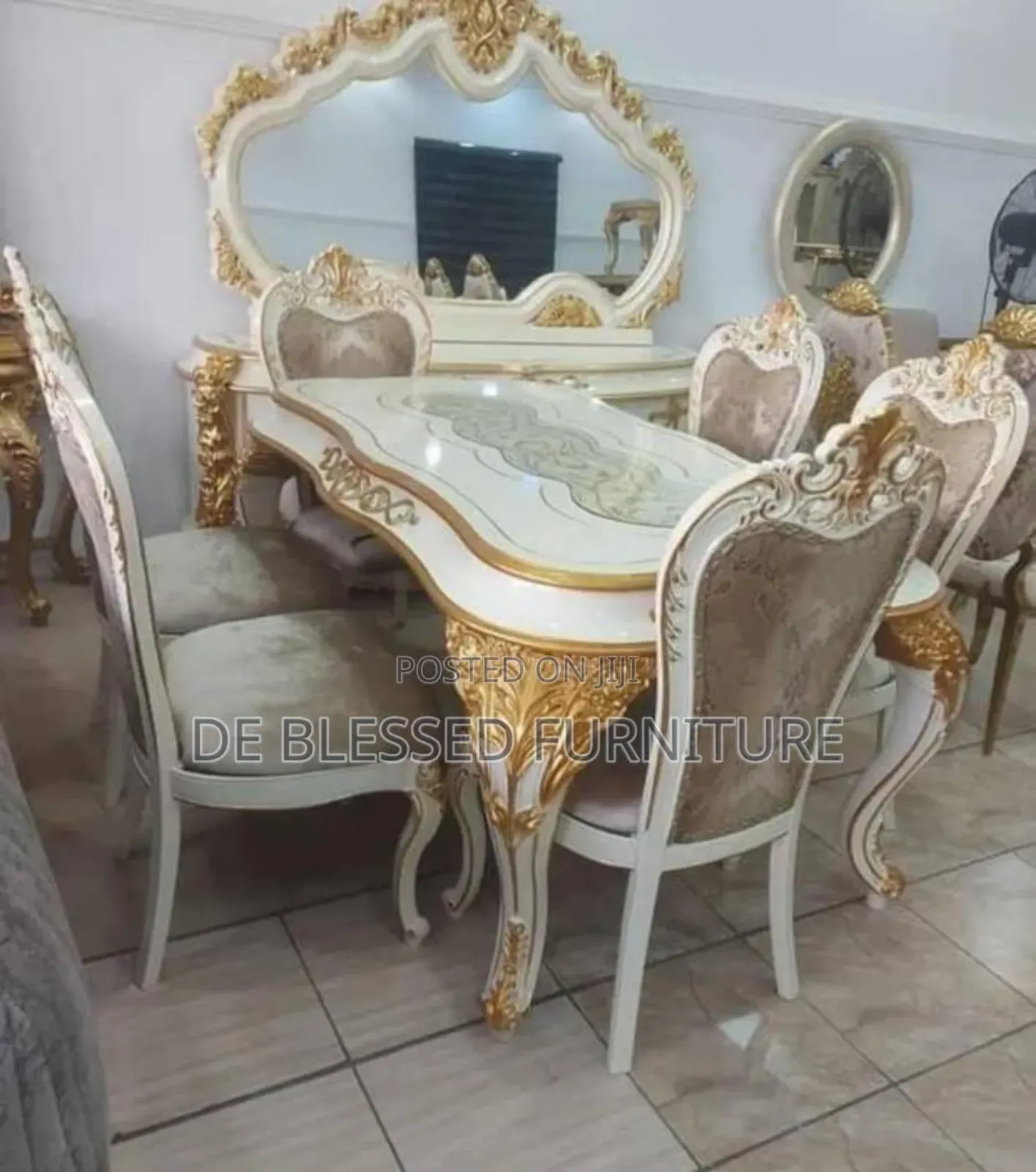 Royal Dinning