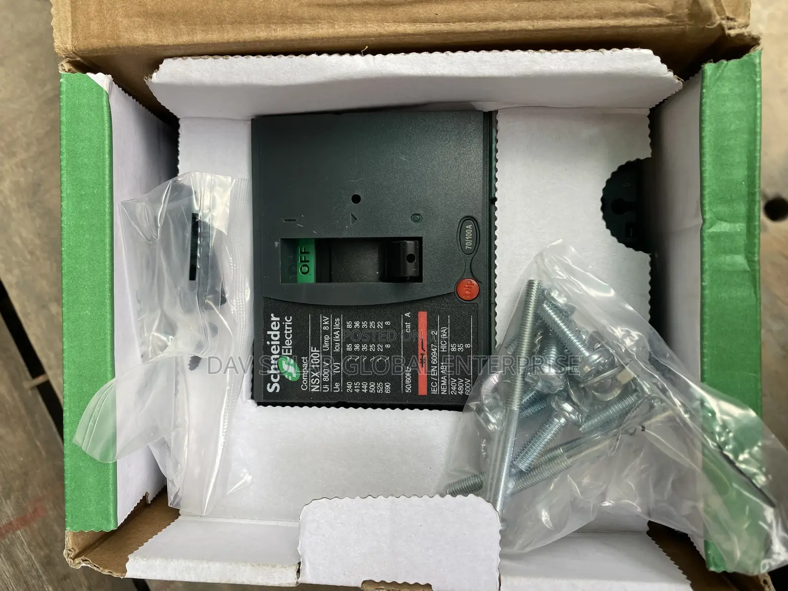 100ah Schneider 4 Poles