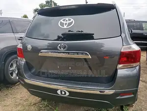 Toyota Highlander Limited 3.5L 2WD 2013 Gray