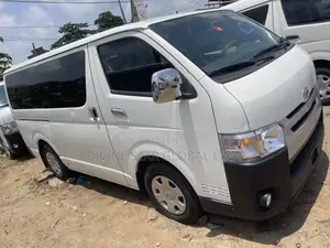 Toyota HiAce 2015 White