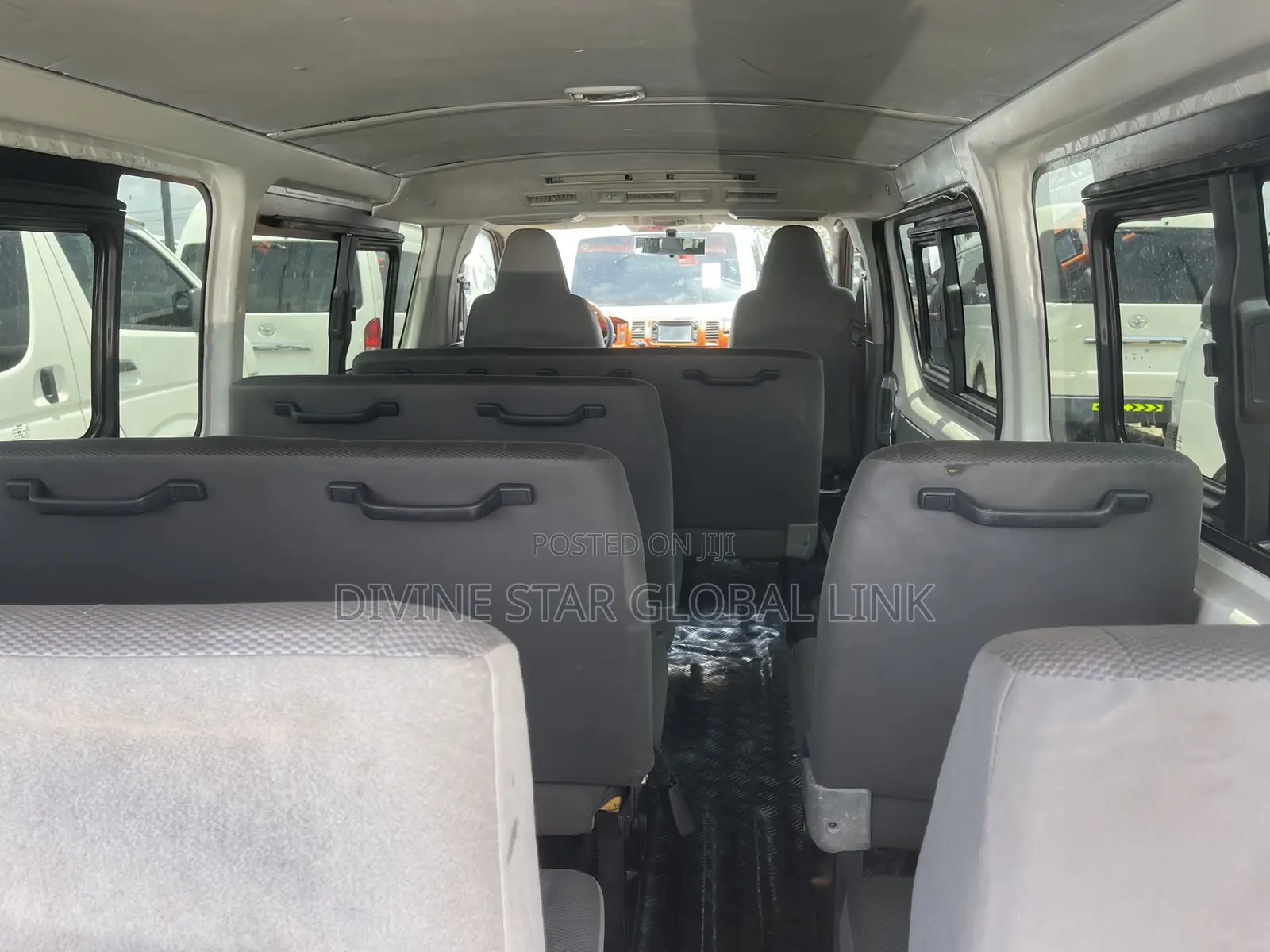 Toyota HiAce 2015 White
