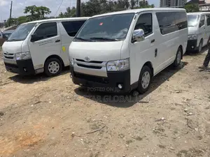 Toyota HiAce 2015 White