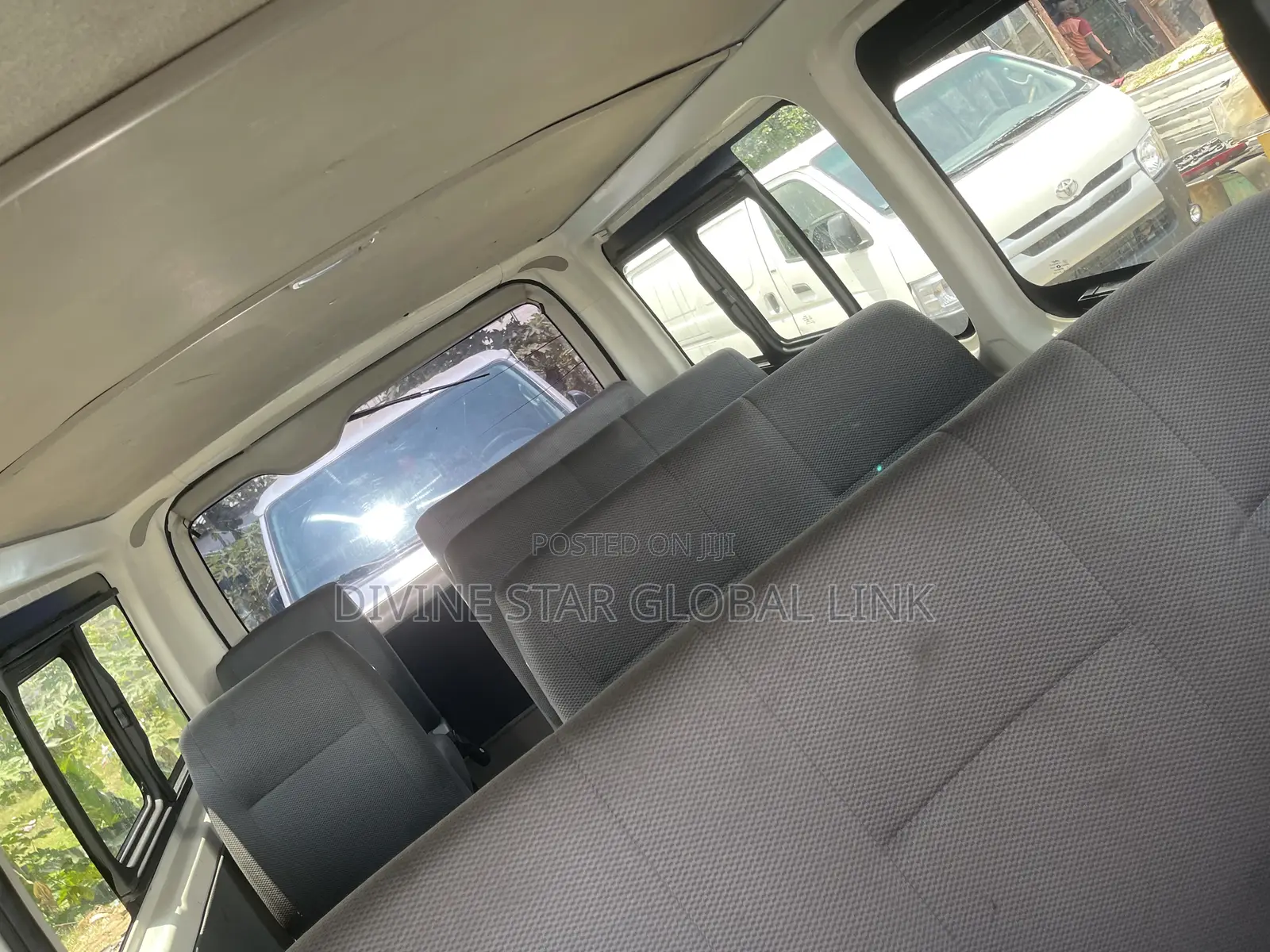 Toyota HiAce 2015 White