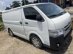Toyota HiAce 2010 White