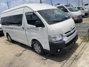 Toyota HiAce 2016 White