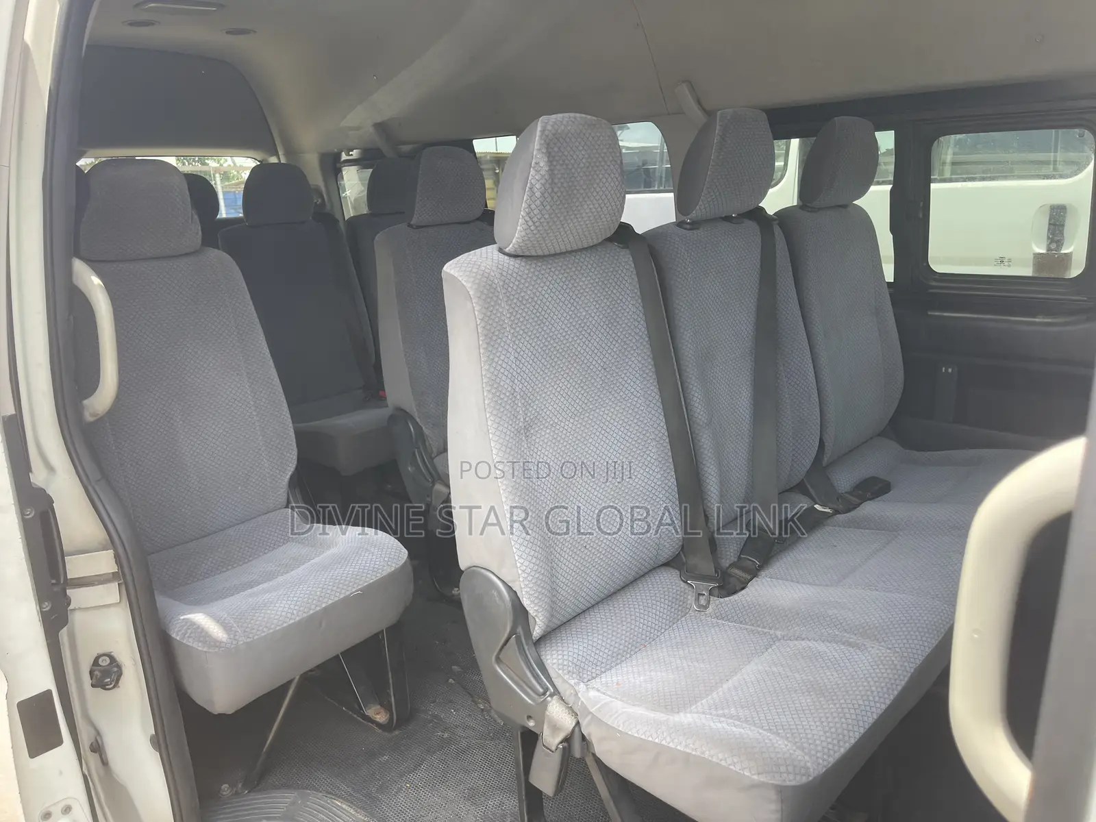 Toyota HiAce 2016 White