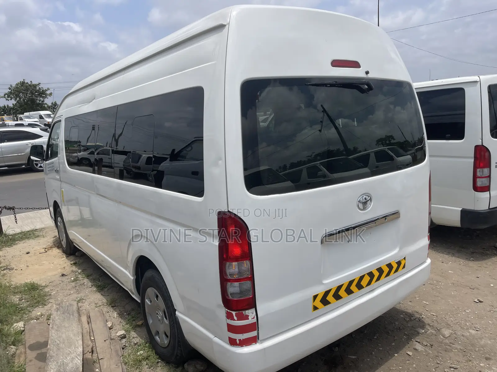 Toyota HiAce 2016 White