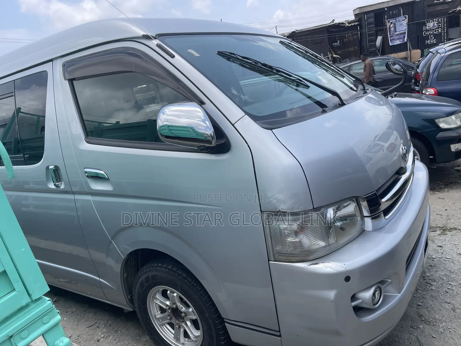Toyota HiAce 2011 Silver