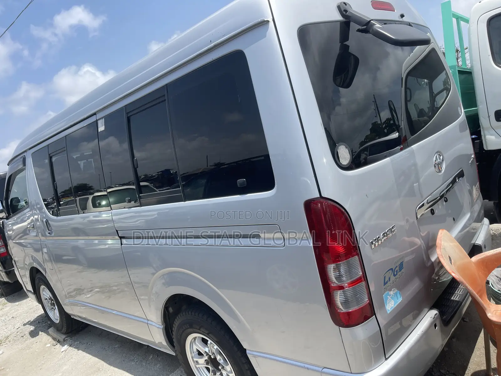 Toyota HiAce 2011 Silver