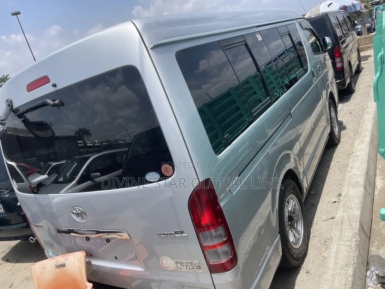 Toyota HiAce 2011 Silver