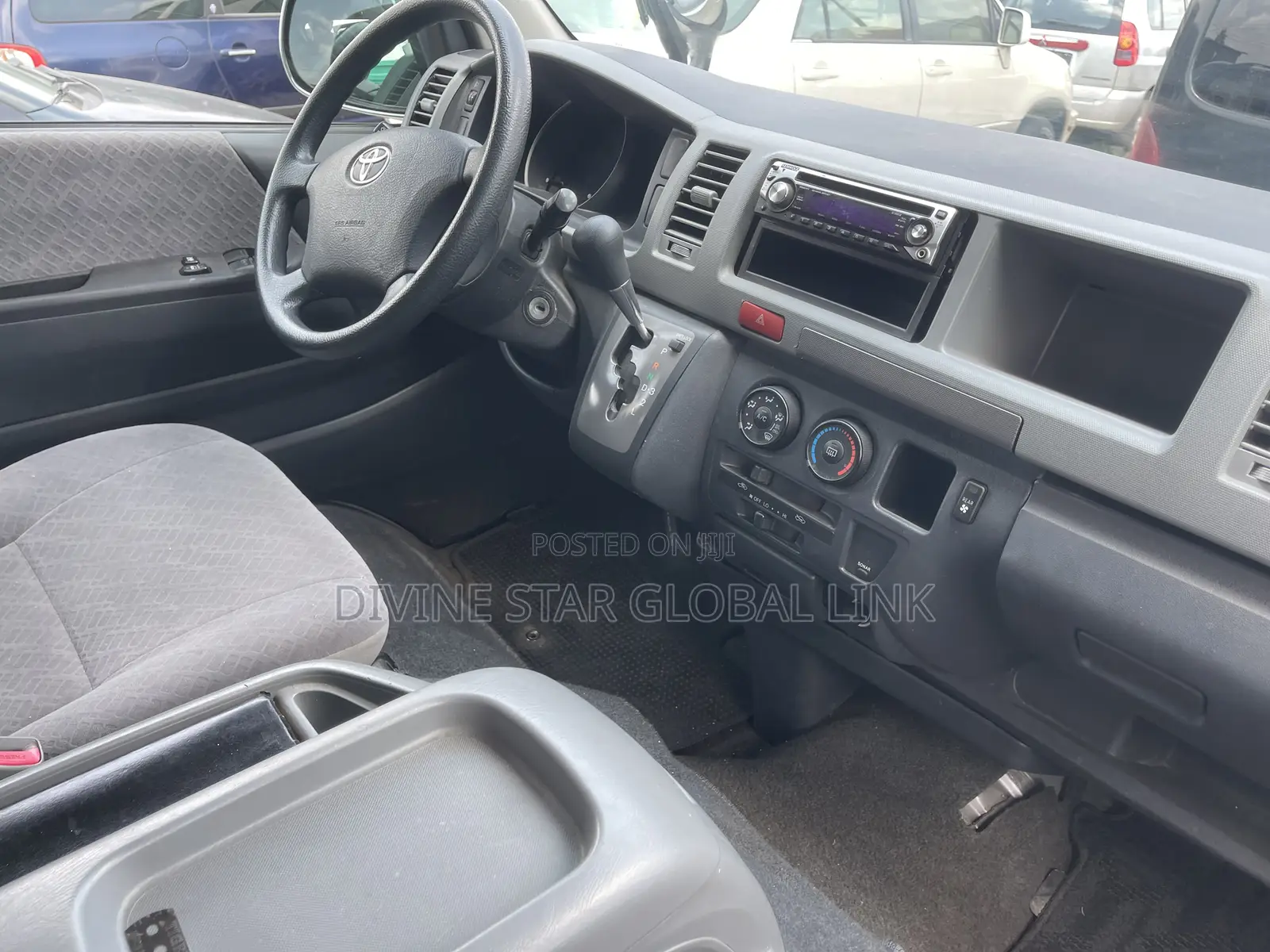 Toyota HiAce 2011 Silver