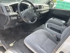 Toyota HiAce 2011 Silver