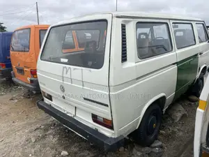 Volkswagen Transporter 2005 White
