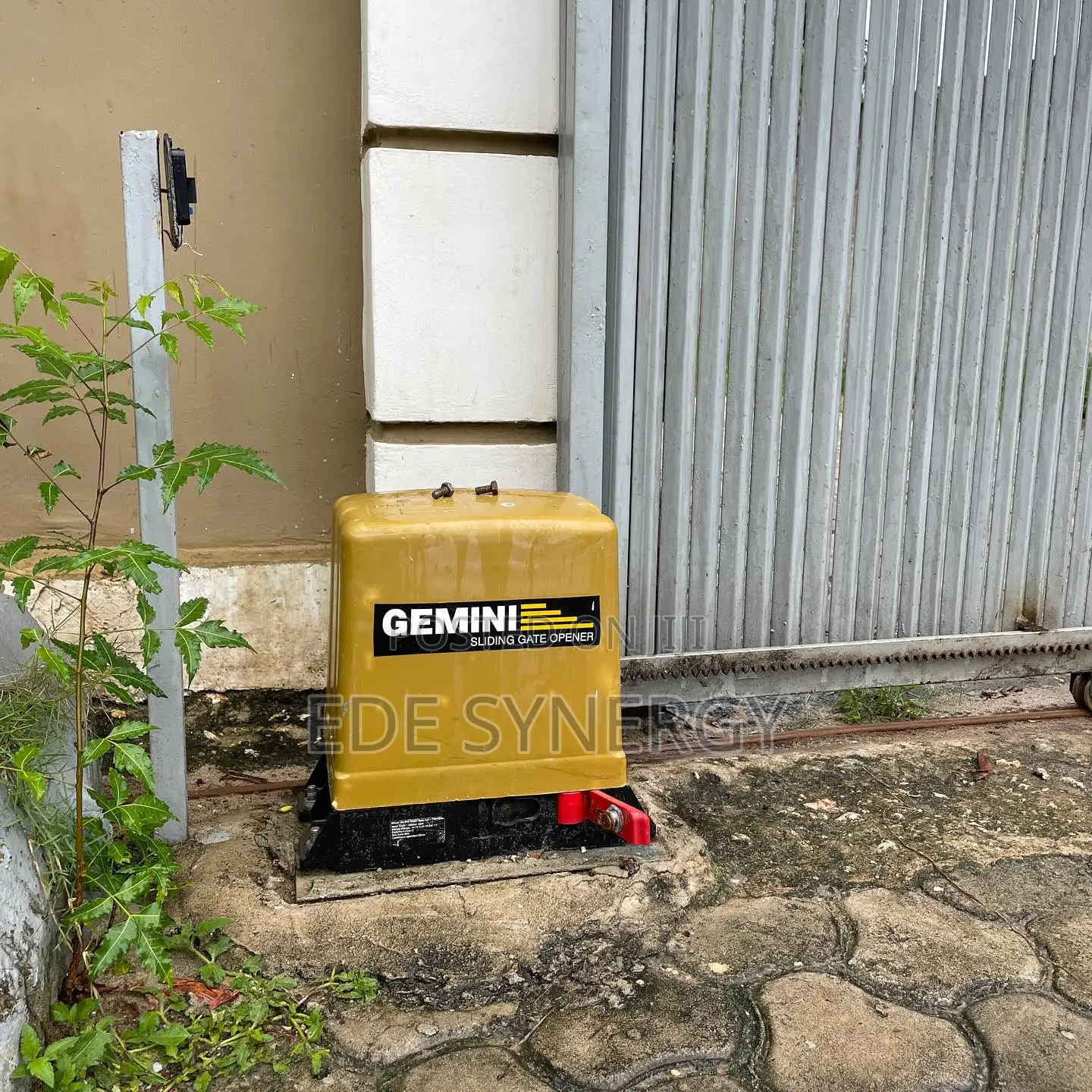 Smart Phone Enabled Gate Automation Machine