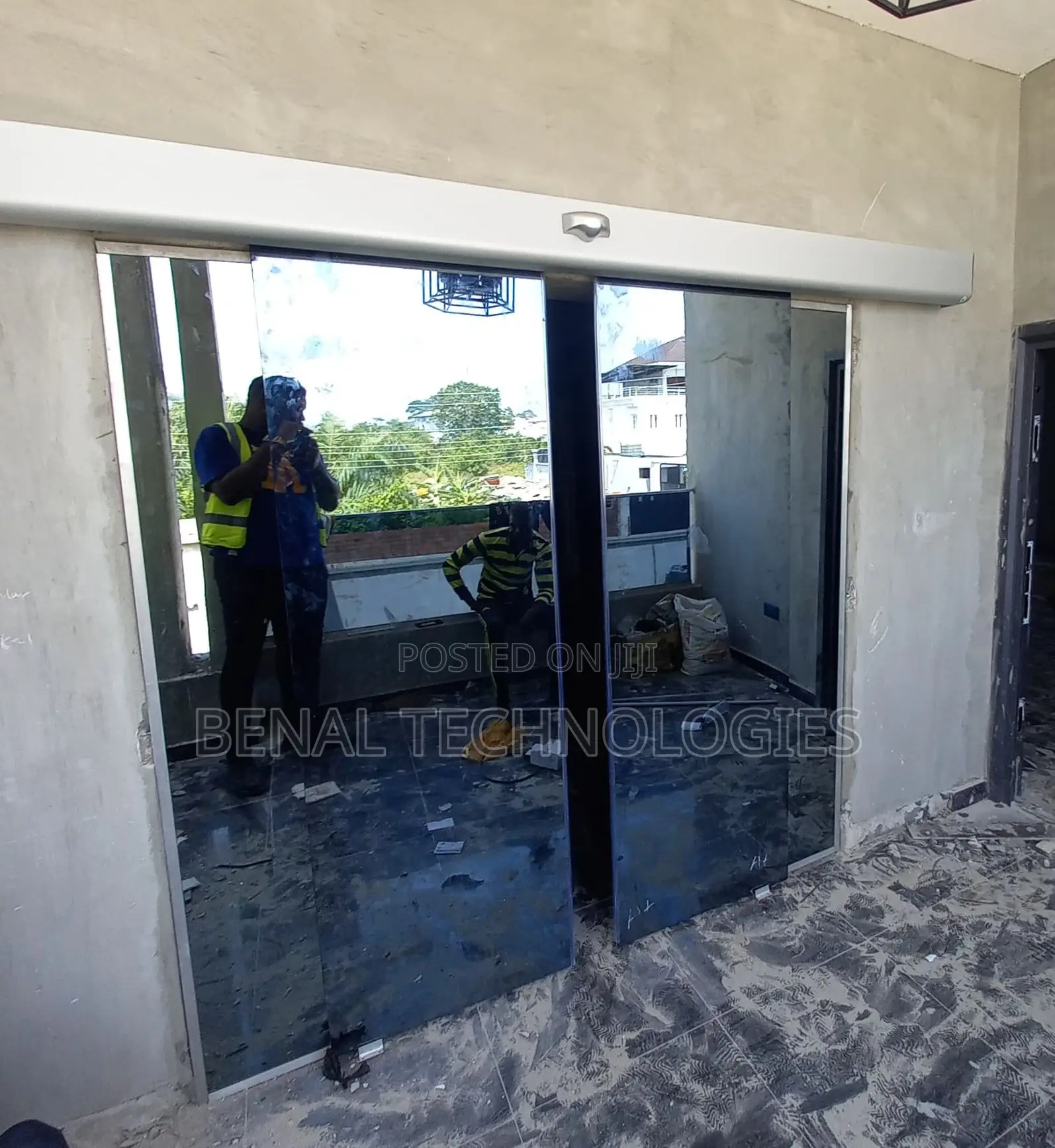 Auto Sensor-Controlled Sliding Door