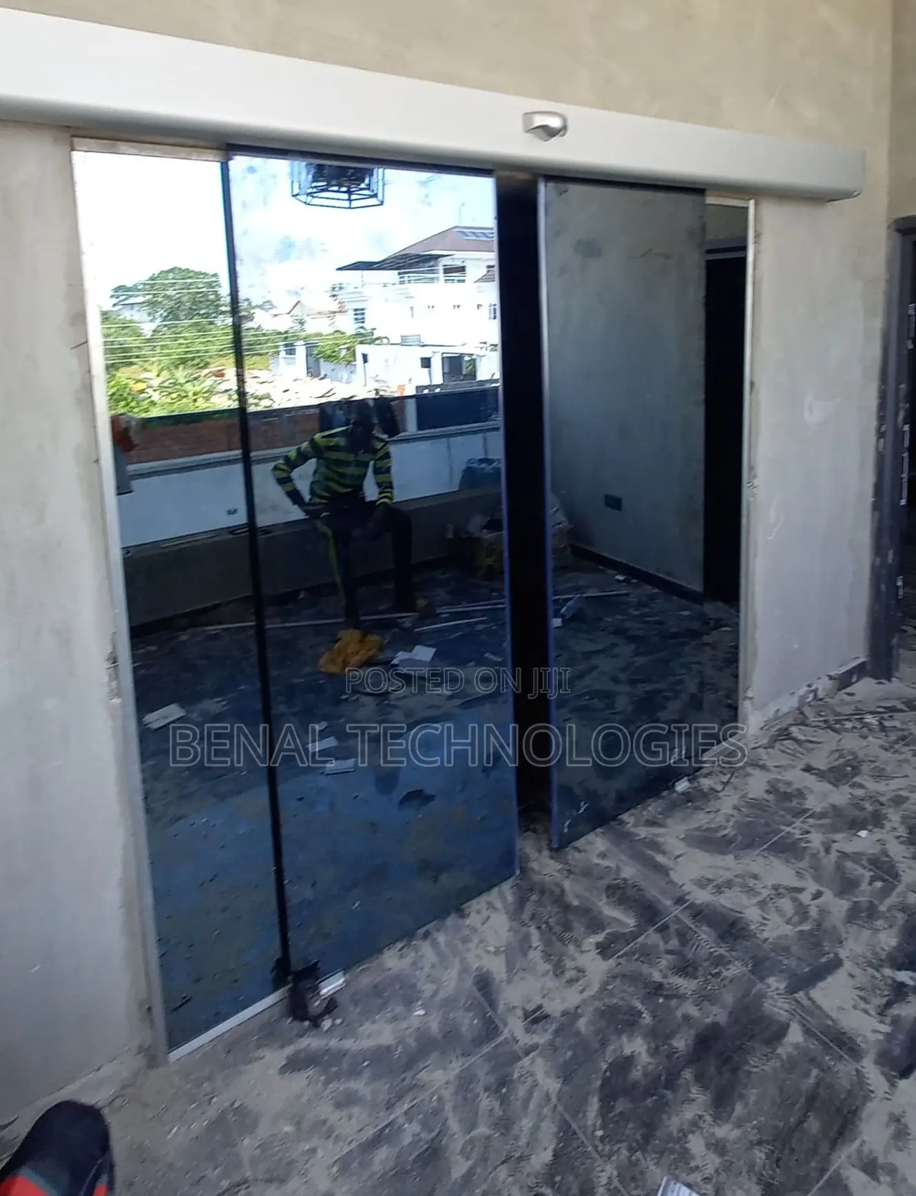 Automatic Sliding Door With Sensor Technology