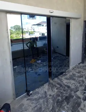 Automatic Sliding Door With Sensor Technology