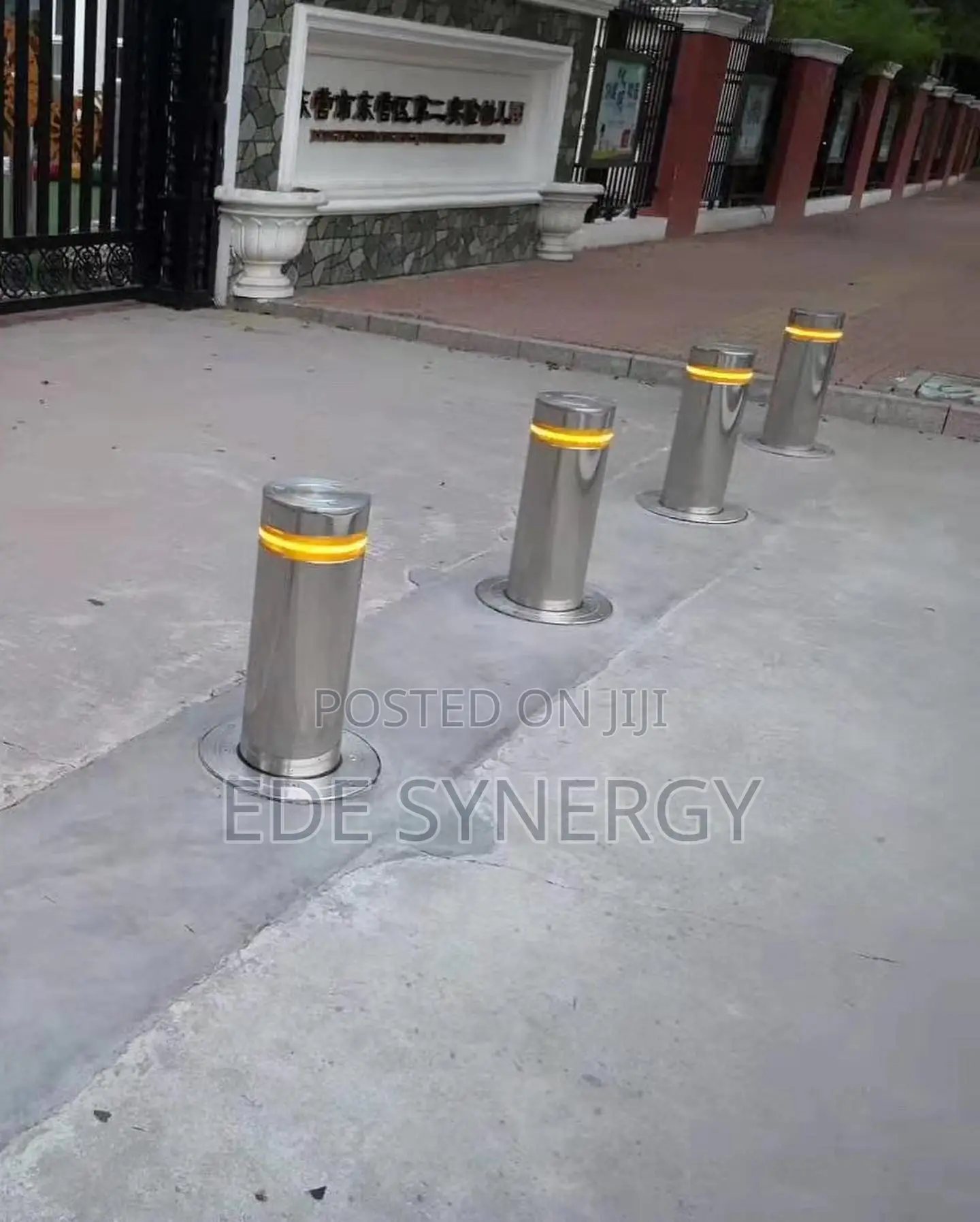 168mm Manual Bollards