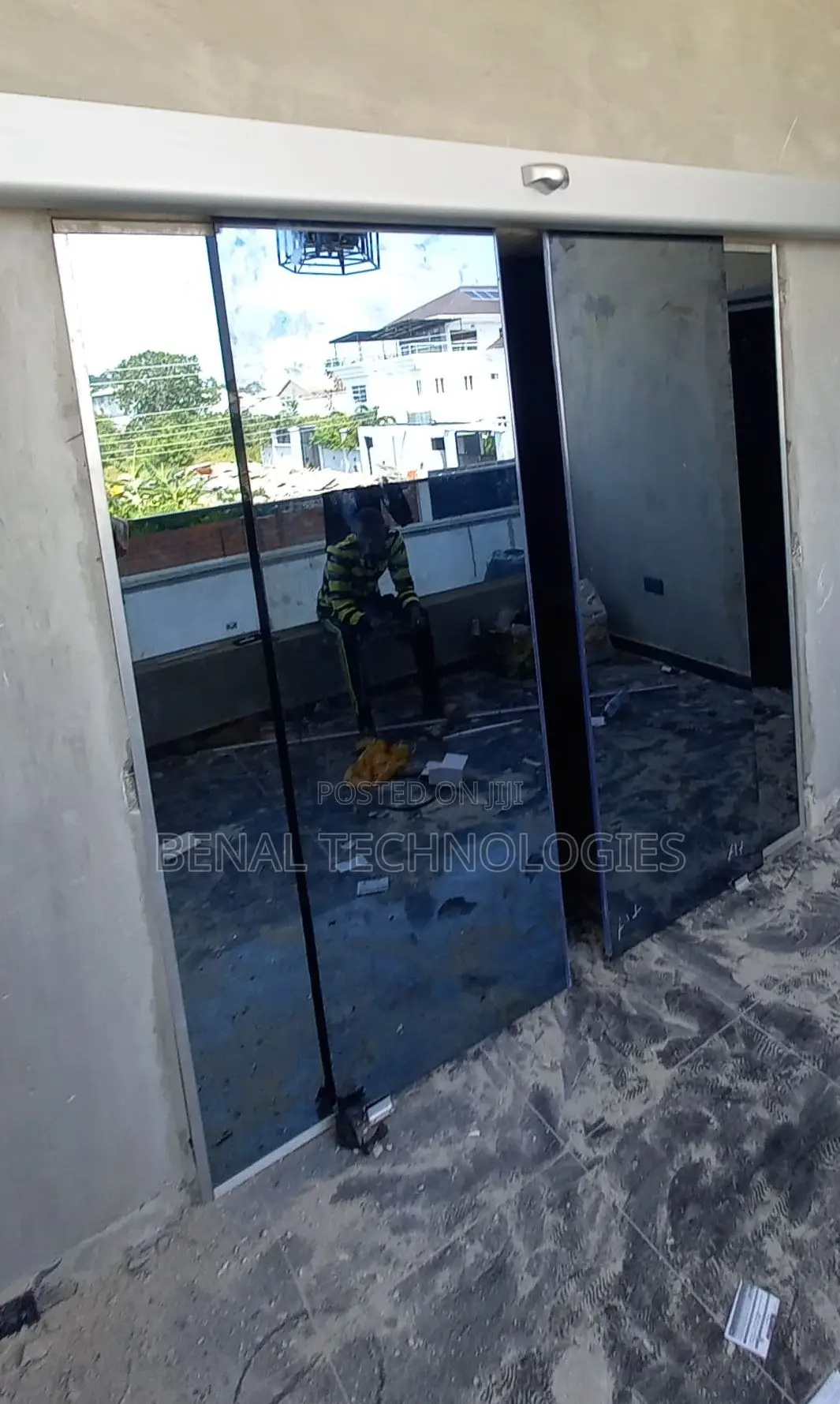 Automatic Entryway With Motion Sensor