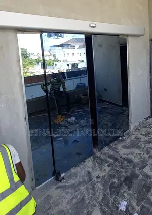 Sensor Adapted Auto Sliding Door