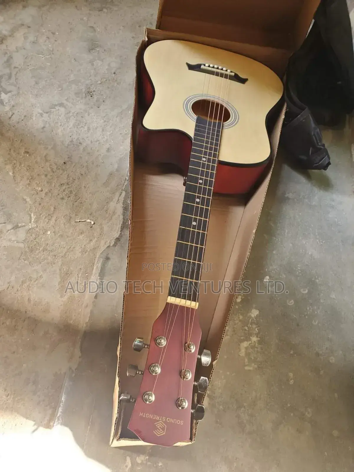 Sound Strength Acoustic Guitar