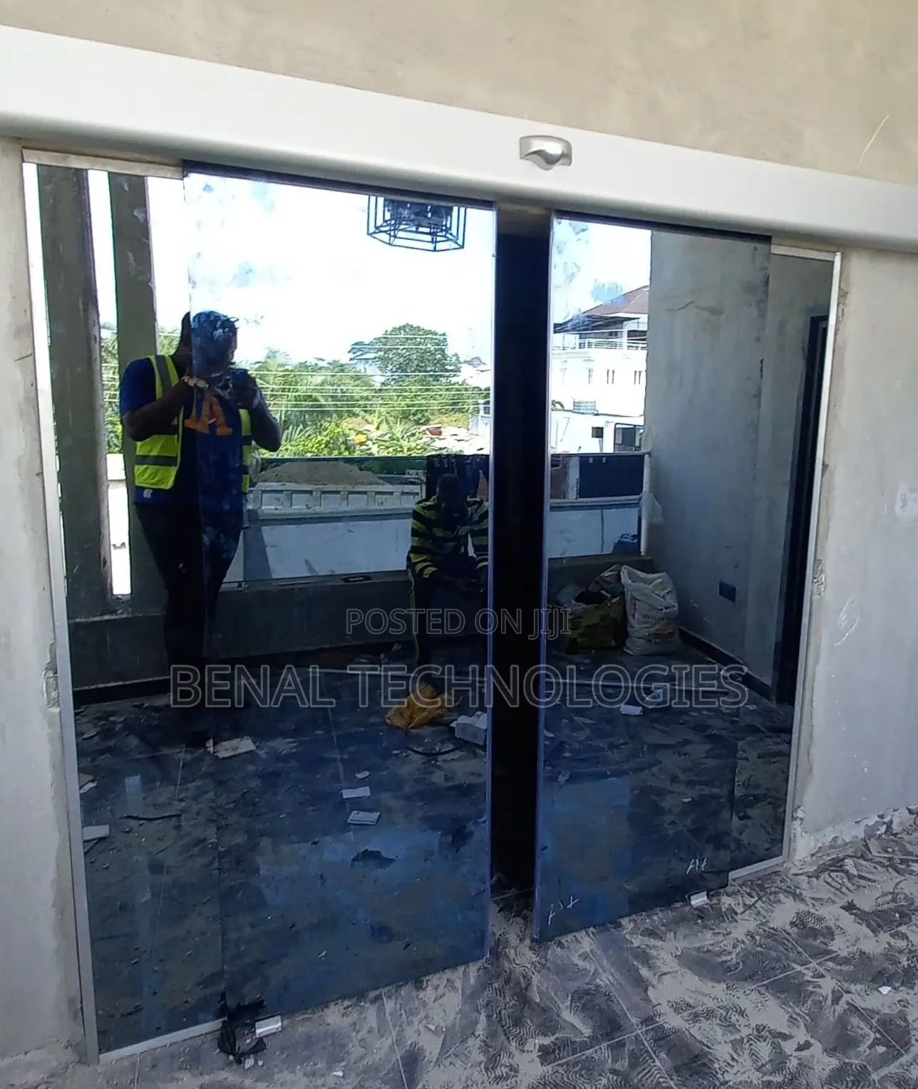 Service for Automatic Motion-Detect Sliding Door