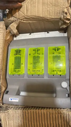 Fuse Carries 3 in 1. 250/400 Amps