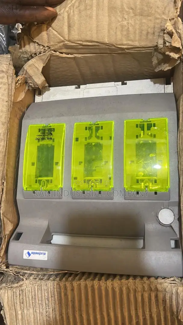 Fuse Carries 3 in 1. 250/400 Amps