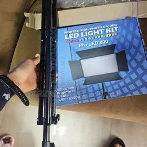 Rechargeable Led Light Kit Pro Led 800, Batteries , Stand