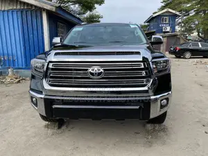 Toyota Sequoia Platinum w/FFV 4x4 2018 Black