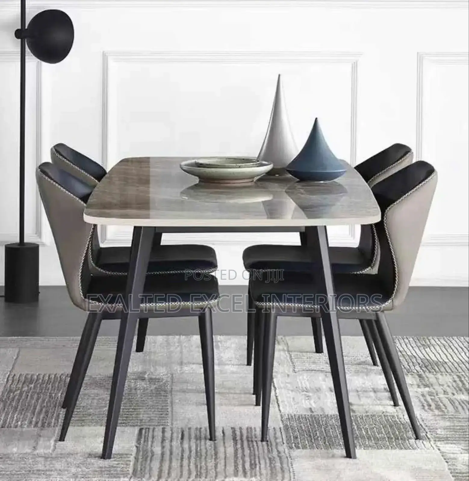 A Unique Quality 4 Seater Dining Set