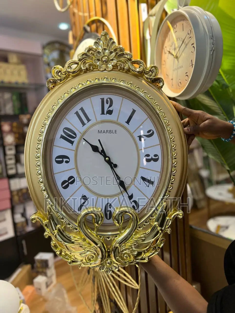 Swan Luxury Clock