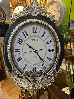 Swan Luxury Clock