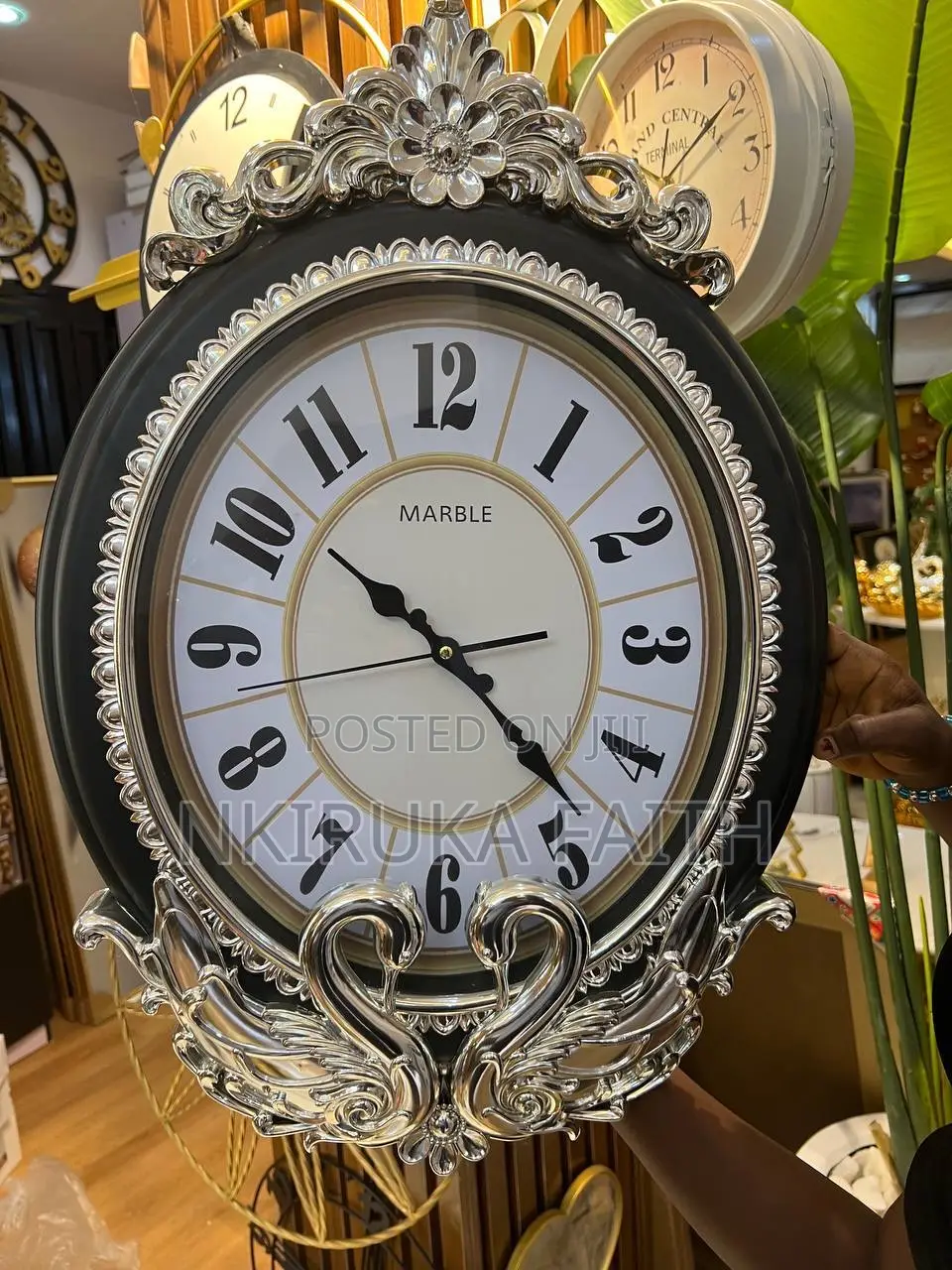 Swan Luxury Clock