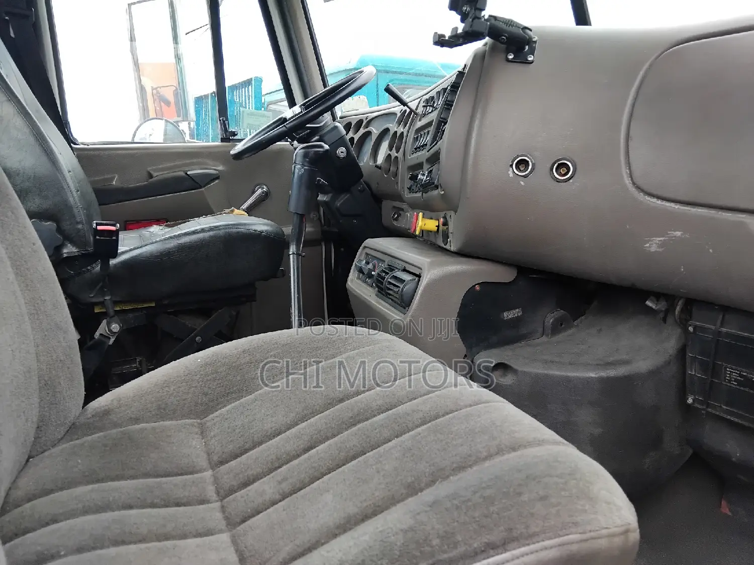 Mack CH 10tyres Cap 2011